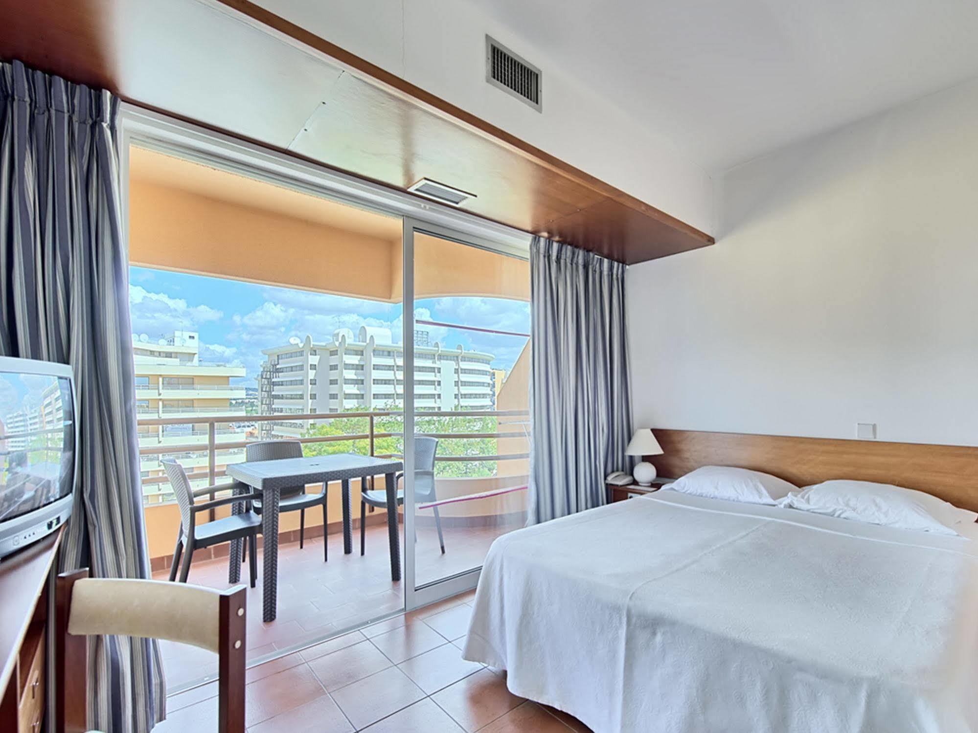 Dom Pedro Portobelo Aparthotel Vilamoura Kültér fotó